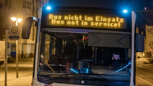 Der nahezu bundesweite Verdi-Streik im Nahverkehr hat am Montagmorgen Millionen Pendler bei ...