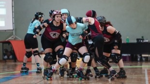 Beim Vollkontaktsport Roller Derby geht‘s ganz und gar nicht zimperlich zu.