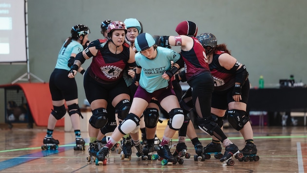 Beim Vollkontaktsport Roller Derby geht‘s ganz und gar nicht zimperlich zu.