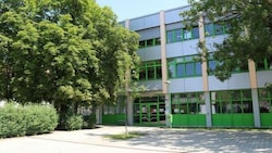 Drei Stunden war die Neue Mittelschule Frauenkirchen gesperrt.