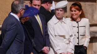 Prinzessin Eugenie mit ihrer Mutter Sarah Ferguson und Ehemann Jack Brooksbank: Die Prinzessin ...