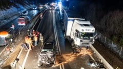 Für einen 22-jährigen Pkw-Lenker kam jede Hilfe zu spät.