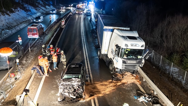Für einen 22-jährigen Pkw-Lenker kam jede Hilfe zu spät.