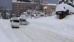 In manchen Gebieten Japans liegen bis zu 4,5 Meter Schnee.