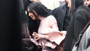 Kim Kardashian wurde bei einem Termin in Paris gesichtet. In der Stadt der Liebe war sie zuvor ...