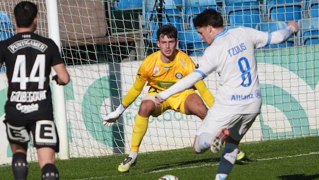 Sturms Stammtorhüter Daniil Khudyakov muss mit einer Muskelverletzung mehrere Wochen pausieren.