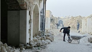 In der syrischen Großstadt Aleppo werden oft Wucherpreise für Ruinenhäuser verlangt.
