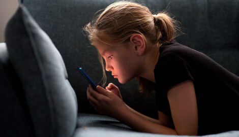 Ab 14 Jahren darf man erst einen Social-Media Account eröffnen.