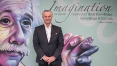 Hofer an seinem ersten Arbeitsag als Vizepräsident der Emerald Horizon AG in Graz