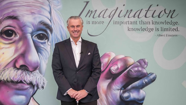 Hofer an seinem ersten Arbeitsag als Vizepräsident der Emerald Horizon AG in Graz