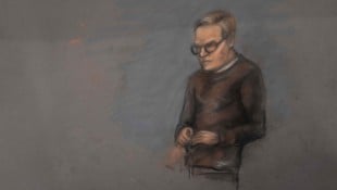 Marius Borg Hoiby spielte vor Gericht mit ihrem Rosenkranz. Während des Plädoyers seiner ...