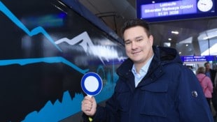 Freie Fahrt: Patrick Kröll bei der Loktaufe am Wiener Hauptbahnhof.  