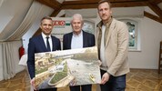 Für eine Surfwelle an der Mur: Minister Wolfgang Hattmansdorfer, Helmut Marko und Bernhard Bauer ...