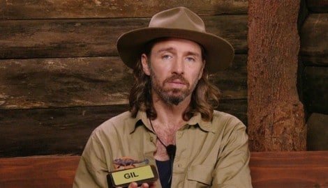 Gil Ofarims Anwalt enthüllte nun, dass der Sänger nach dem Davidstern-Skandal 40.000 Euro ...