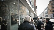 Vor der Linzer Ögussa-Filiale am Hessenplatz warten derzeit viele Kunden. Dort kann man Gold ...