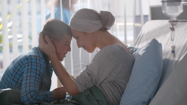 Mit Kindern sollte ehrlich über eine Krebserkrankung gesprochen werden.