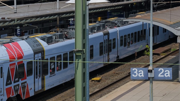 In Rheinland-Pfalz hat ein Schwarzfahrer einen Schaffner lebensgefährlich verletzt (Symbolbild).