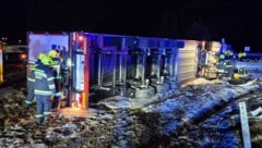 Schwerer Unfall, der zum Glück glimpflich für den Lenker ausging – er konnte sich selbst ...