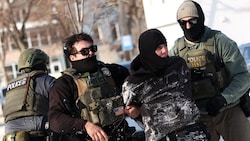 Die Einwanderungsbehörde ICE nimmt nicht nur Migrantinnen und Migranten ohne Papiere, sondern ...