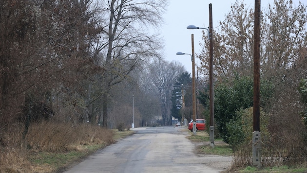 Am Mühlwasser gelang dem Täter in letzter Sekunde die Flucht.