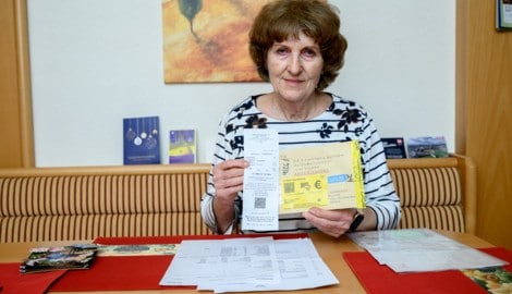 Für ein Weihnachtsbillett aus Japan zahlte eine Wienerin viel Geld.