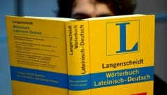 In Österreich wird – wieder einmal – über die Abschaffung des Faches Latein diskutiert. Dabei ...