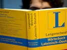 In Österreich wird – wieder einmal – über die Abschaffung des Faches Latein diskutiert. Dabei ...