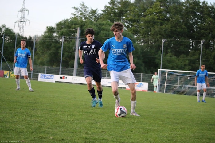 Raphael Pohl (am Ball) reifte in der Hinrunde zum Stammspieler in Bad Sauerbrunn.