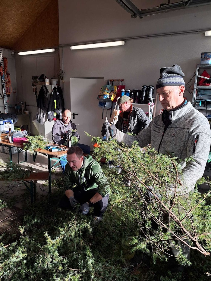 Viele Hände helfen für den großen Auftritt am Sonntag mit.