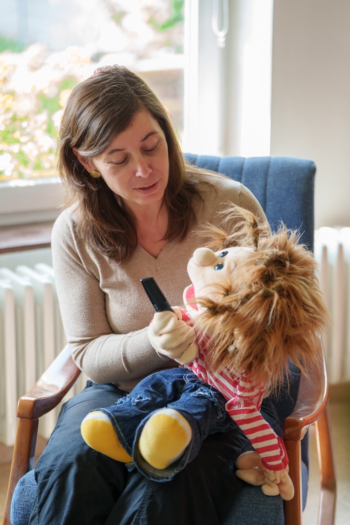 Manche Klienten mögen es, mit der Puppe zu sprechen. Manche können gar nichts mit ihr anfangen.