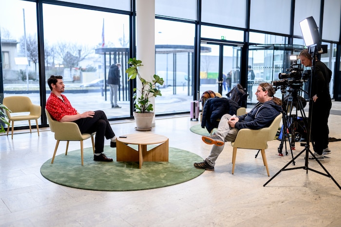 Reverend Stomp-Frontmann Christoph Mooser im Gespräch mit „Krone“-Redakteur Robert Fröwein.