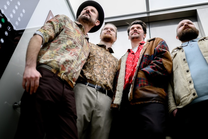 Der Lift könnte bereits als Omen gelten: Wird es für Reverend Stomp auch weiterhin ständig ...