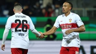 Deniz Undav (l.) rettete Stuttgart spät einen Punkt.