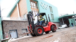 Staplerfahrer haben noch alle Hände voll zu tun.