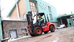 Staplerfahrer haben noch alle Hände voll zu tun.