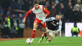 Tim Trummer (li.) stand in den jüngsten beiden Europa-League-Spielen in der Startelf.