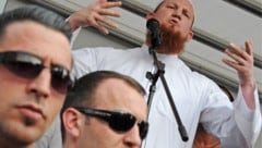 Umstrittene Islam-Prediger treten immer wieder öffentlich auf – aber besonders im Internet sind ...