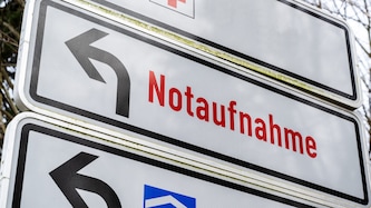 Der Mann wurde auf die Notaufnahme überstellt.