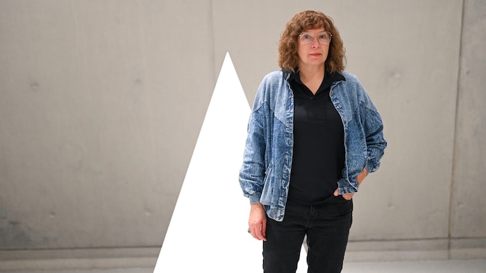 Anna Jermolaewa vertrat 2024 Österreich bei der Biennale.