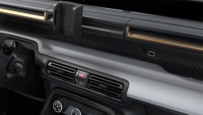 ... ist lediglich eine Handyhalterung dabei – und die Möglichkeit, das Smartphone via NFC zu ...