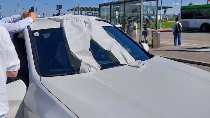 Verstörende Tatrekonstruktion am Tullnerfelder Bahnhof.