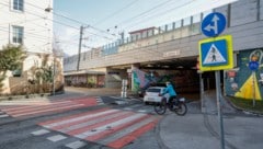 Bei einer bekannten Gefahrenstelle in der Gaswerkgasse plant die Stadt Salzburg eine ...