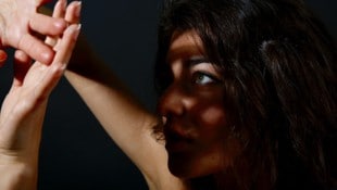 In einer Tiroler Wohnanlage kam es zu den Gewaltszenen. (Symbolbild)