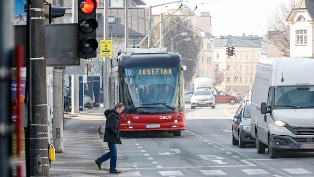 Trolleybus lines 2 and 12 no longer depart from Vogelweiderstraße in Sterneckstraße. However, ...