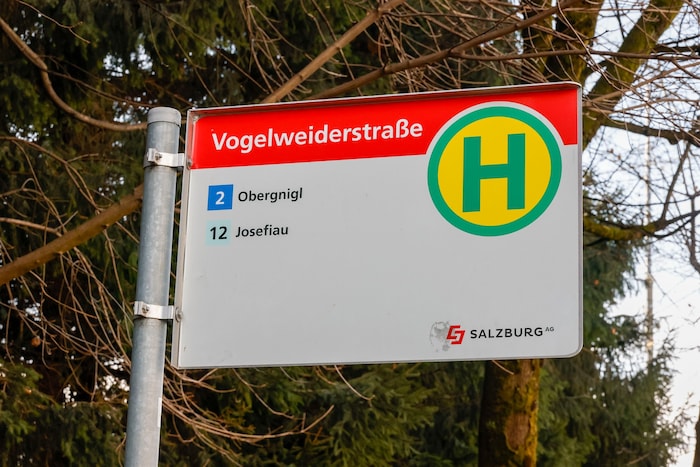 Verwirrend: Der Stopp „Vogelweiderstraße“ steht jetzt an der Doktor-Karl-Renner-Straße.