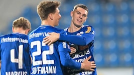 Elias Havel (r.) führt die Bundesliga-Schützenliste mit zehn Treffern an.