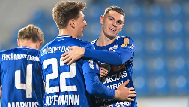 Elias Havel (r.) führt die Bundesliga-Schützenliste mit zehn Treffern an.