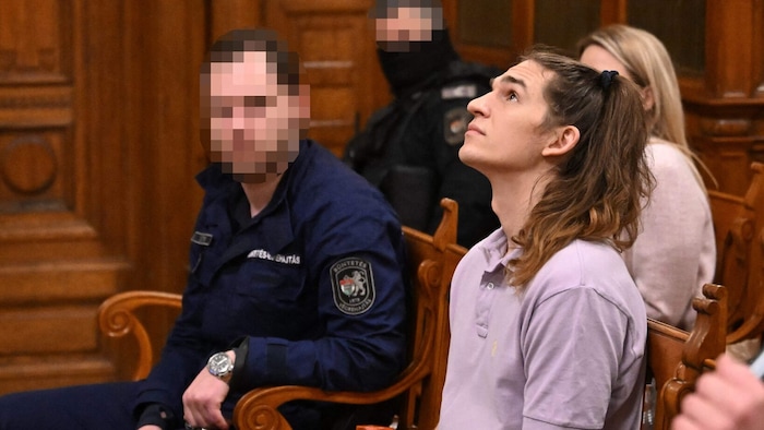 Maja T. (rechts) ist am Mittwoch in Budapest zu acht Jahren Haft verurteilt worden. Das hat ...