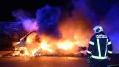 Der Pferdetransporter brannte völlig aus, das Tier starb in den Flammen.