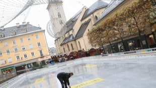 Eislaufen ist in Villach noch bis 12. Februar möglich.